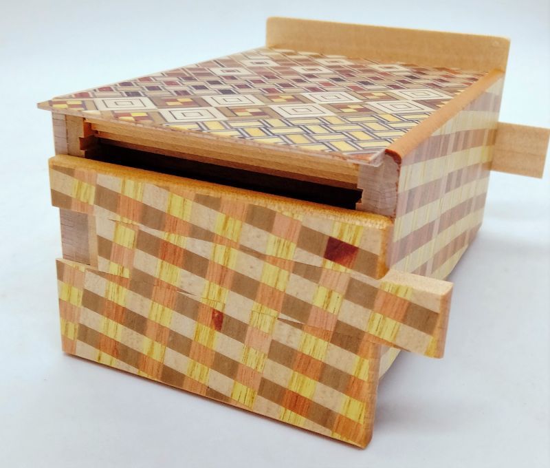 Yosegi Ichimatsu Puzzle Box 27 steps - Brain Spice