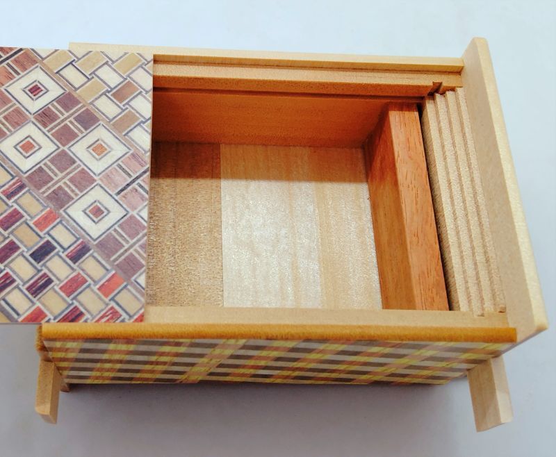 Yosegi Ichimatsu Puzzle Box 27 steps - Brain Spice