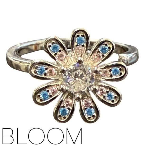Bloom Fidget Ring - Diamante Spinning Flower with Blue Petals - Brain Spice
