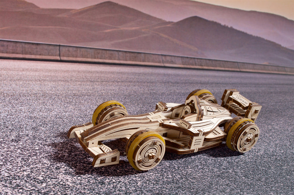 Compact Racer - uGears - Brain Spice