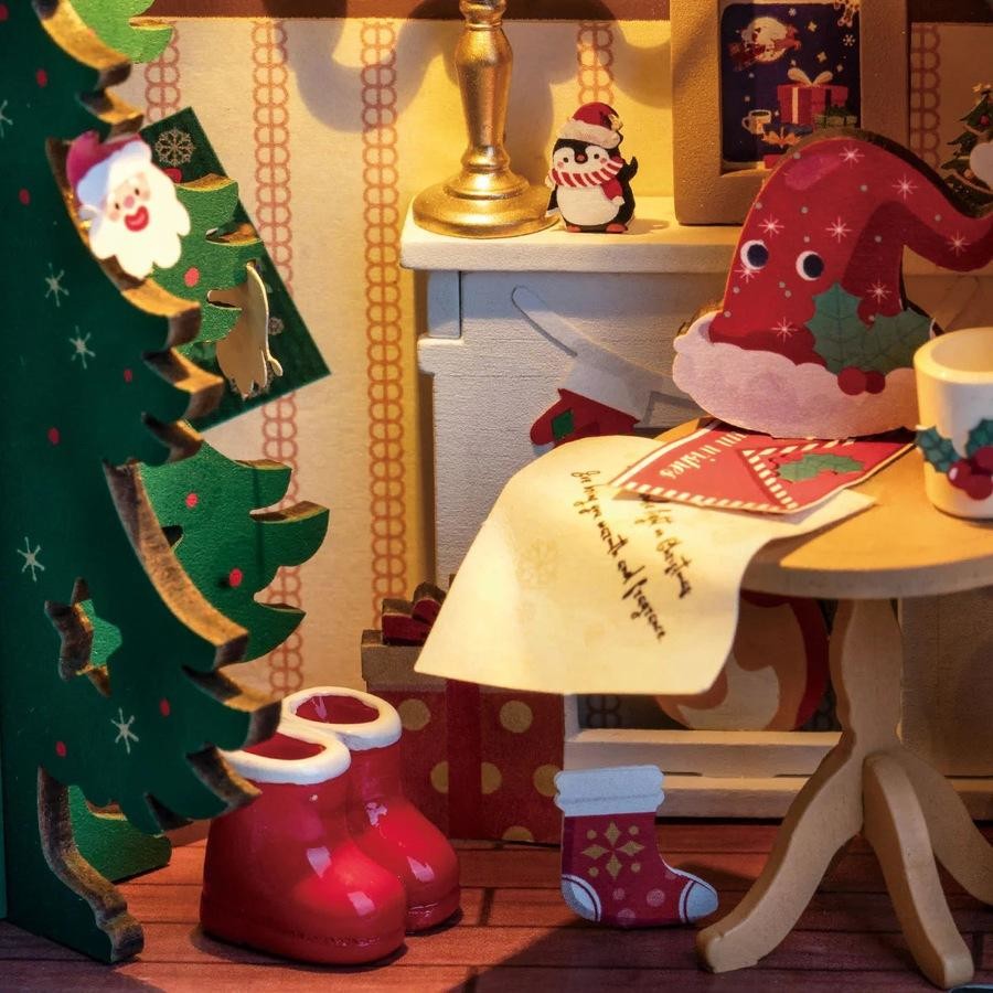 DIY Mini Twinkling Christmas House - Brain Spice