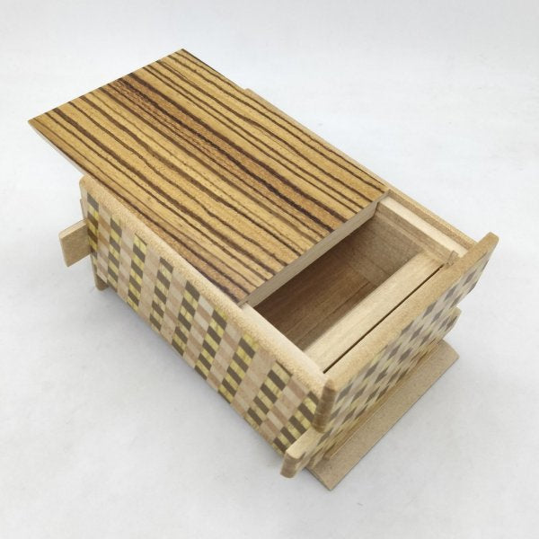 Zebra Wood Ichimatsu Puzzle Box - 18 steps - Brain Spice