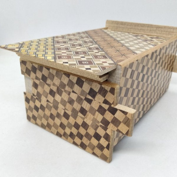 Yosegi / Ichimatsu Puzzle Box - 27 steps - Brain Spice