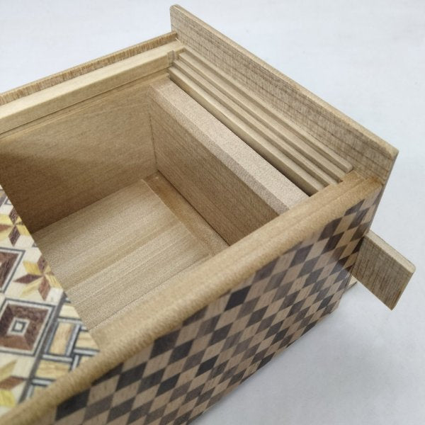 Yosegi / Ichimatsu Puzzle Box - 27 steps - Brain Spice