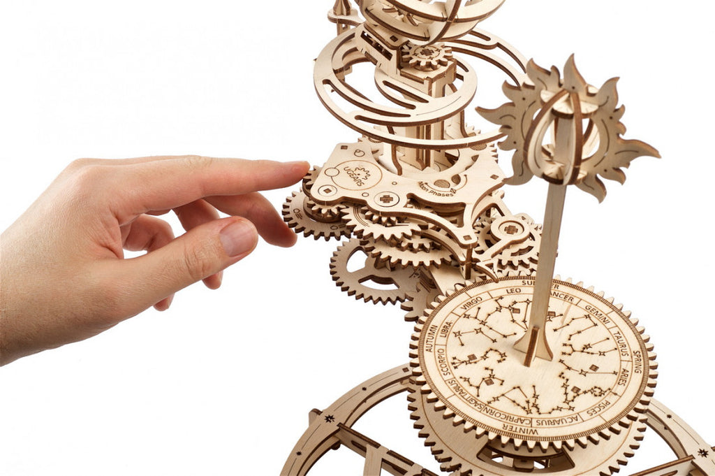 Tellurion - uGears - Brain Spice