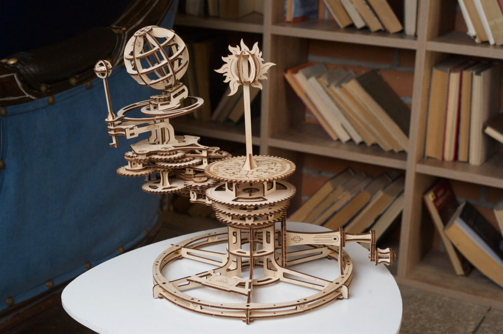 Tellurion - uGears - Brain Spice