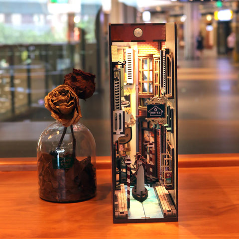Travel in Venice - Miniature House Book Nook Kit - Brain Spice
