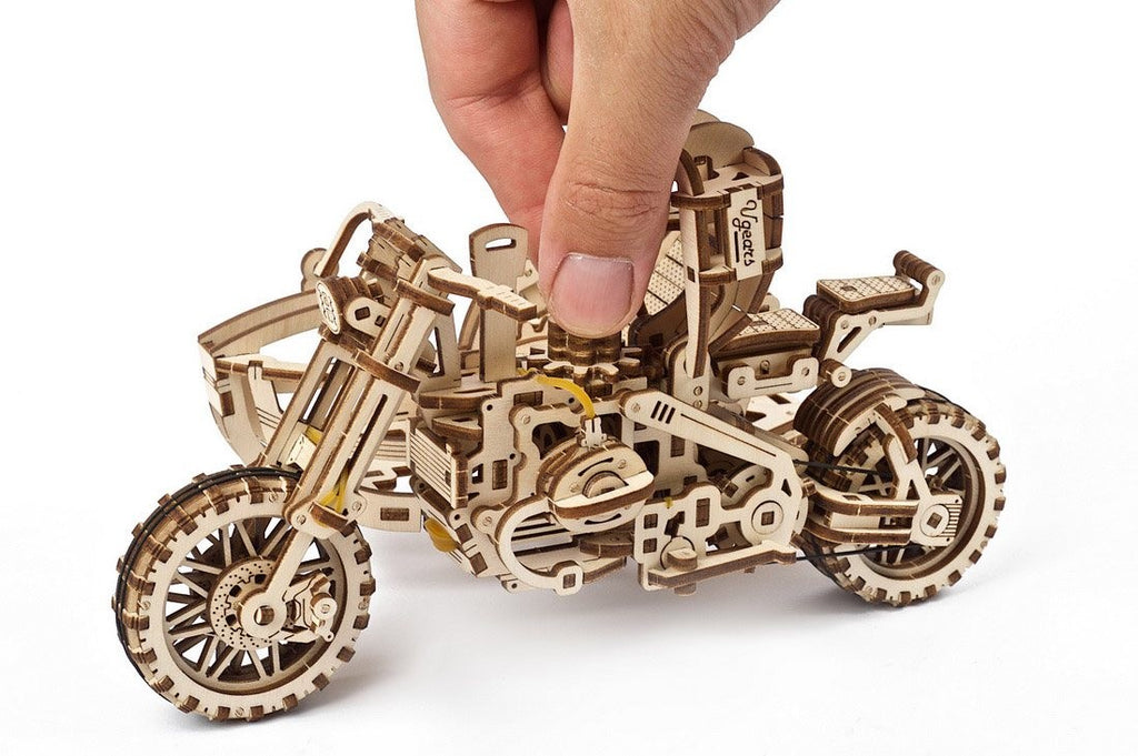 Scrambler UGR-10 with Sidecar - uGears - Brain Spice
